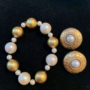 FAUX PEARL BRACELET AND EARRINGS